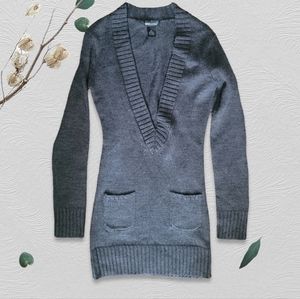 Wet Seal Long V-neck Sweater With Pockets Size Medium